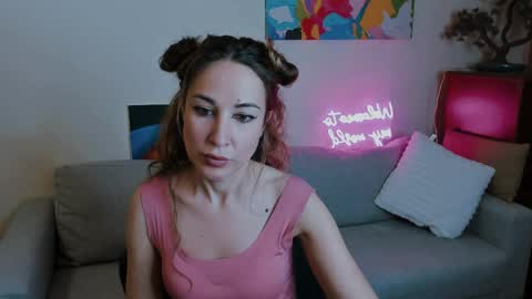 Snapshot of wise_ava chatting on 5, 5, 2026 Sarah Curly online show from 5, 5, 2026
