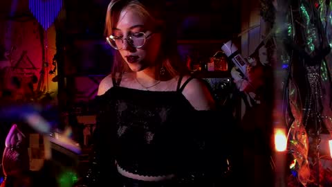 Goddess of two strapons  - Mr. long Don Mr. Pinky online show from 30, 1, 2025