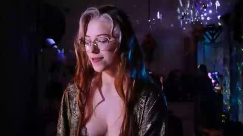 Snapshot of witch_fiona chatting on 21, 4, 2026 Goddess of two strapons - Mr. long Don Mr. Pinky online show from 21, 4, 2026