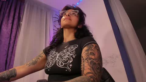 Snapshot of witchofhearts chatting on 3, 1, 2025 Luna Violeta A r t i s t online show from 3, 1, 2025