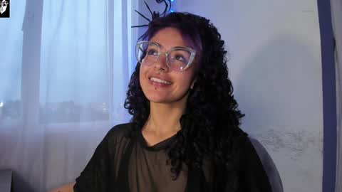 Snapshot of witchofhearts chatting on 6, 2, 2025 Luna Violeta A r t i s t online show from 6, 2, 2025