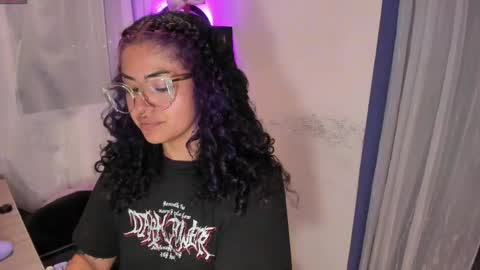 Snapshot of witchofhearts chatting on 13, 2, 2025 Luna Violeta A r t i s t online show from 13, 2, 2025