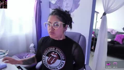 Snapshot of witchofhearts chatting on 17, 10, 2025 Luna Violeta A r t i s t online show from 17, 10, 2025