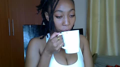 Snapshot of wizzia_khalifa chatting on 18, 2, 2025 girlie o online show from 18, 2, 2025