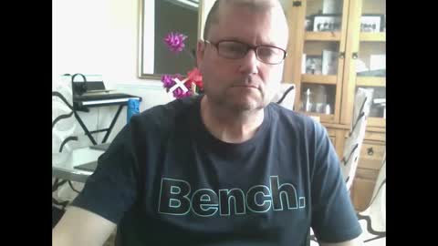 Snapshot of wobble444 chatting on 27, 4, 2026 wobble444 online show from 27, 4, 2026