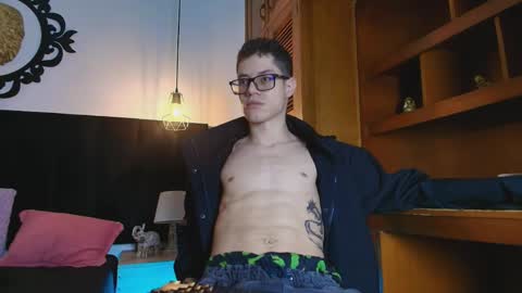  W O L F  online show from 10, 4, 2026