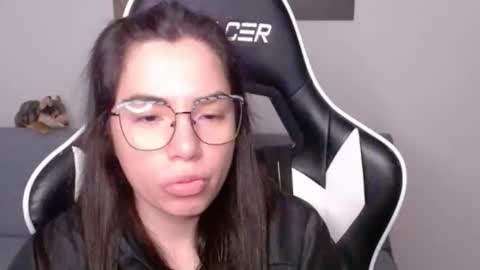 Snapshot of wolfs_daughter chatting on 4, 6, 2026 Alex online show from 4, 6, 2026
