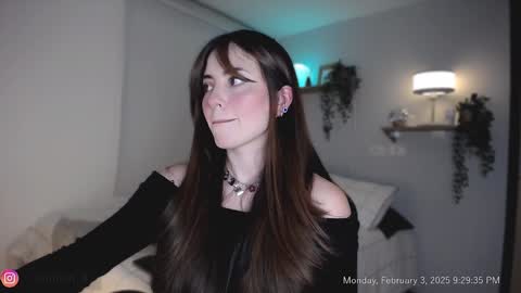   online show from 4, 2, 2025