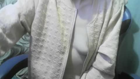 Snapshot of wolfxsnow chatting on 22, 5, 2026 wolfxsnow online show from 22, 5, 2026