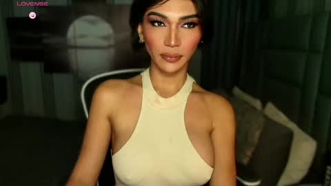 Snapshot of womanofyourdesire_ts chatting on 26, 4, 2026 Julia online show from 26, 4, 2026