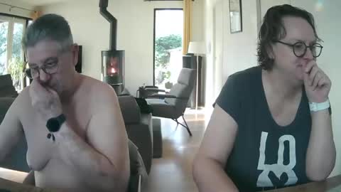 Snapshot of woodwurm chatting on 2, 2, 2025 woodwurm and Snoeske online show from 2, 2, 2025