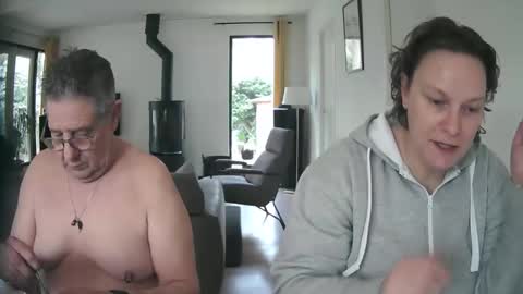 Snapshot of woodwurm chatting on 6, 2, 2025 woodwurm and Snoeske online show from 6, 2, 2025
