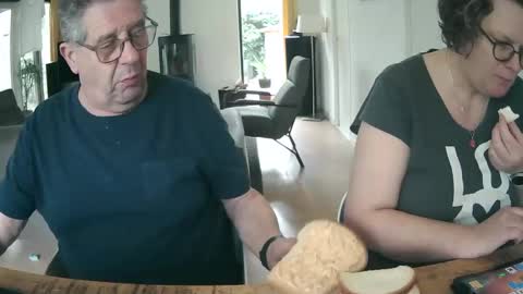Snapshot of woodwurm chatting on 24, 2, 2025 woodwurm and Snoeske online show from 24, 2, 2025