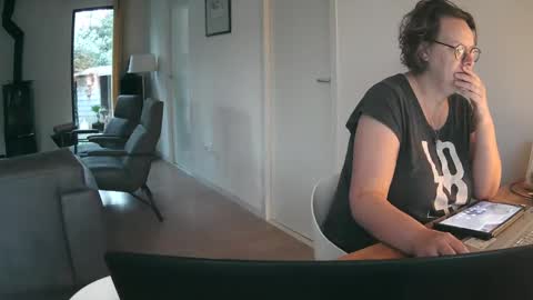 Snapshot of woodwurm chatting on 7, 3, 2025 woodwurm and Snoeske online show from 7, 3, 2025