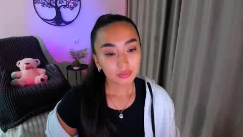 dudetta Kim online show from 15, 10, 2025