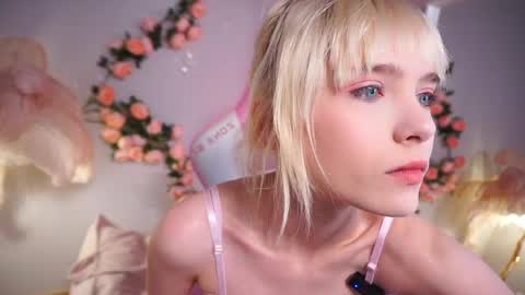 Snapshot of wow_angel chatting on 22, 5, 2026 wow_angel online show from 22, 5, 2026