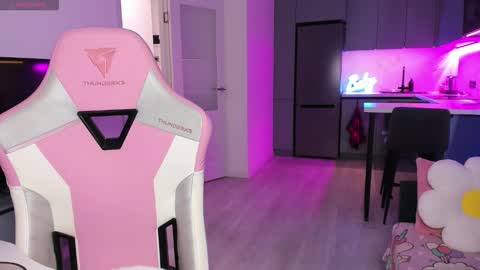 Emi online show from 17, 12, 2025