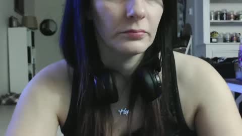 Snapshot of wrenleigh chatting on 22, 12, 2024 Crystal Lake online show from 22, 12, 2024