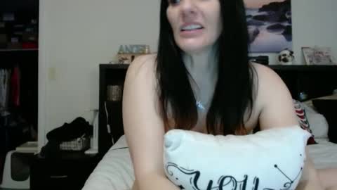 Snapshot of wrenleigh chatting on 4, 10, 2025 Crystal Lake online show from 4, 10, 2025