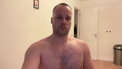 Snapshot of wsvogel chatting on 27, 10, 2025 joejoe online show from 27, 10, 2025