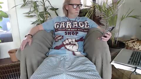 Snapshot of wyattearp64 chatting on 21, 4, 2026 WyattEarp64 online show from 21, 4, 2026