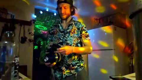 Snapshot of wyiatt_unknown chatting on 18, 9, 2025 wyiatt online show from 18, 9, 2025