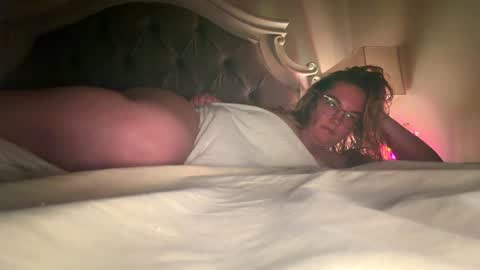 Snapshot of x_dreamgirl_x chatting on 18, 4, 2026 Mariah online show from 18, 4, 2026