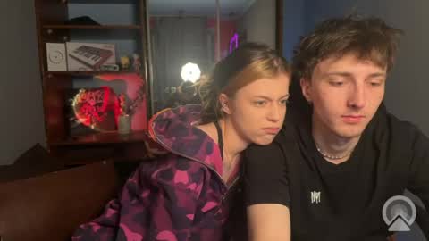 Snapshot of x_files_t chatting on 4, 4, 2026 Philipp and Este online show from 4, 4, 2026