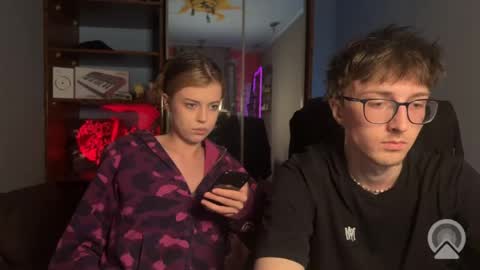 Snapshot of x_files_t chatting on 4, 4, 2026 Philipp and Este online show from 4, 4, 2026