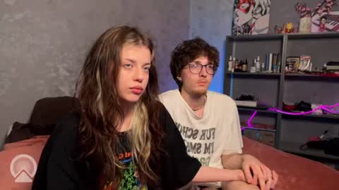 Snapshot of x_files_t chatting on 25, 6, 2026 Philipp and Este online show from 25, 6, 2026