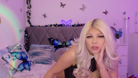 Snapshot of xalexax chatting on 28, 11, 2025 sooo hey im Sperm Mystik from Fuckistan i want you full my all holes bcs i have penis fever online show from 28, 11, 2025