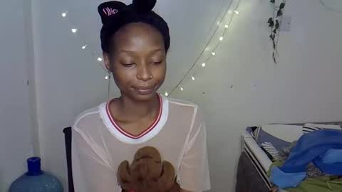 Snapshot of xalia_caramel chatting on 19, 11, 2025 Alexa online show from 19, 11, 2025