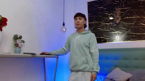 xandergrey8 online show from 14, 1, 2026