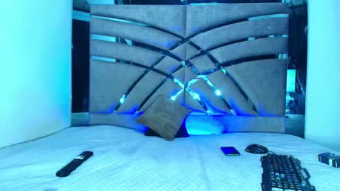 Snapshot of xanderstone00 chatting on 7, 6, 2026 Xanderstone online show from 7, 6, 2026