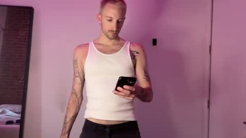 Snapshot of xanderxnyc chatting on 2, 7, 2026 xanderxnyc online show from 2, 7, 2026