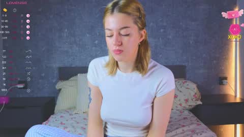 Snapshot of xapka_lapka chatting on 29, 3, 2026 Alice online show from 29, 3, 2026
