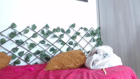       S A R A      100K followers online show from 2, 3, 2025