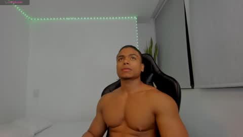 Snapshot of xavier_colleman chatting on 22, 4, 2026 Xavier online show from 22, 4, 2026