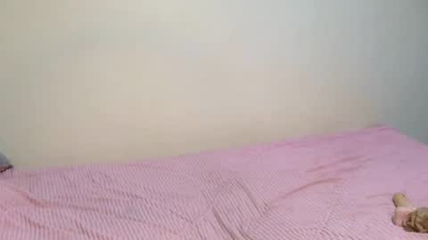 Snapshot of xeenah chatting on 18, 2, 2026 xeenah online show from 18, 2, 2026