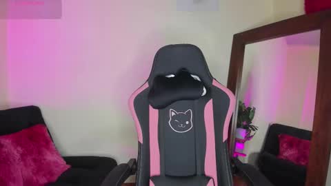 Kanae. online show from 18, 12, 2025