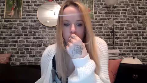 Snapshot of xhotmilf87x chatting on 1, 2, 2026 Milfi online show from 1, 2, 2026