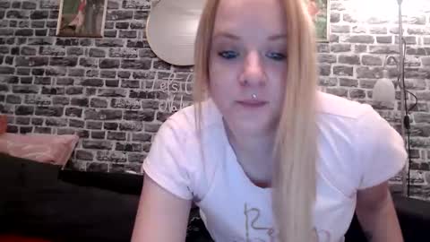 Snapshot of xhotmilf87x chatting on 16, 2, 2026 Milfi online show from 16, 2, 2026