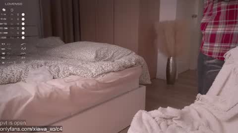 Xiawa short hair and Zira blondie online show from 6, 7, 2026