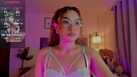 Snapshot of ximena_sotto1 chatting on 3, 7, 2026 camila online show from 3, 7, 2026