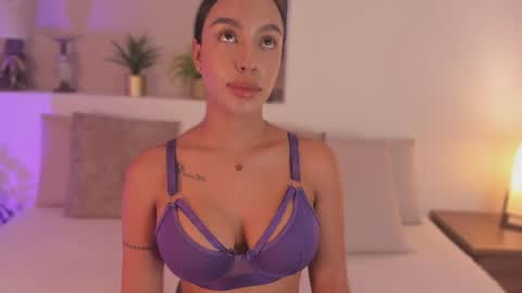 Snapshot of xiomara__cortes chatting on 12, 7, 2026 X I O M A R A online show from 12, 7, 2026