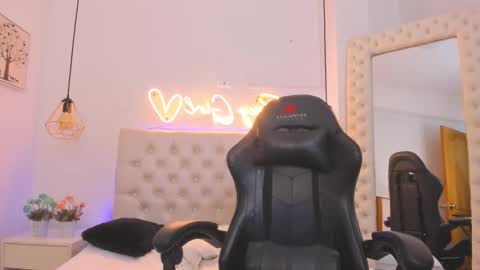 xiomara_cortes online show from 8, 2, 2025