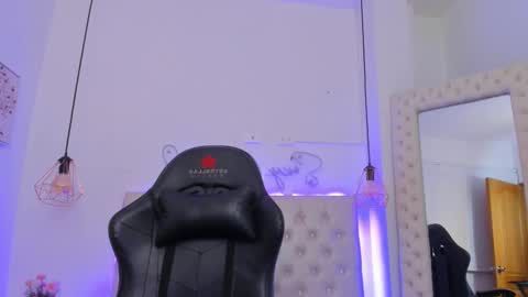 xiomara_cortes online show from 25, 2, 2025