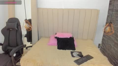 xiomara_cortes online show from 8, 10, 2025