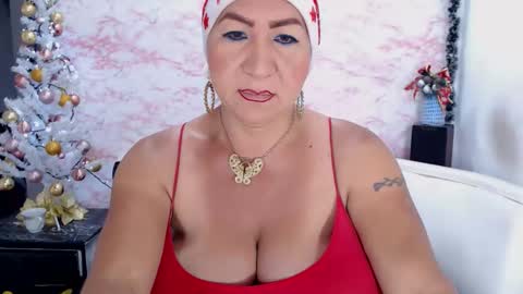 Snapshot of xiomystone chatting on 2, 12, 2024 XIOMY give LIKE on my page online show from 2, 12, 2024