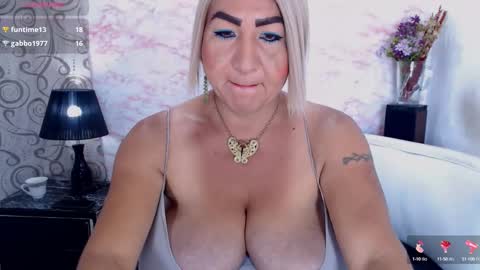 Snapshot of xiomystone chatting on 12, 1, 2025 XIOMY give LIKE on my page online show from 12, 1, 2025